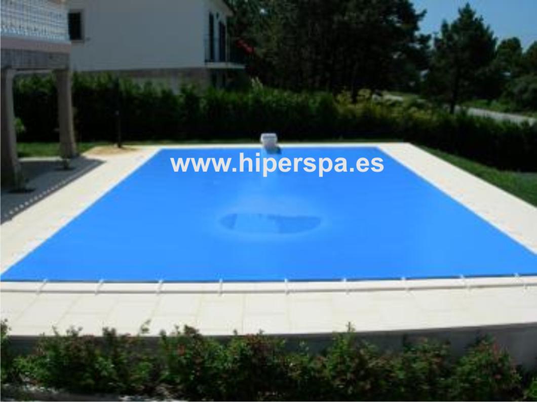 http://www.hiperspa.es/sitefiles/img/assets/lona%20piscina%20invierno.jpg