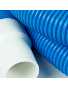 Manguera autoflotante azul de 10 metros con terminales de 38mm. Material polietileno resistente a rayos UV 2