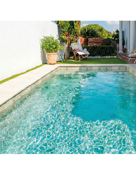 Piscina efecto playa agua turquesa con liner Renolit Evolve Dune